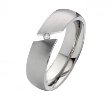 Mobile Preview: Damenring aus Titan T032 mit Zirkonia 6mm breit