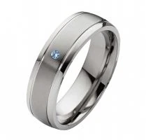 Mobile Preview: Titanring T009 mit blauem Zirkonia und Gravur