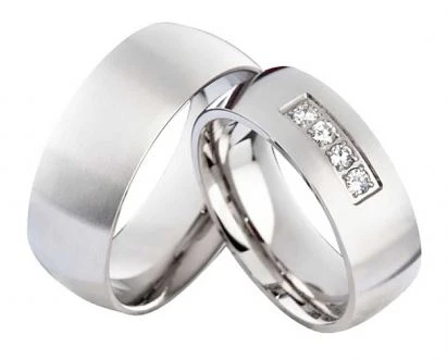 Edelstahlringe E144 mit Zirkonias und Gravur