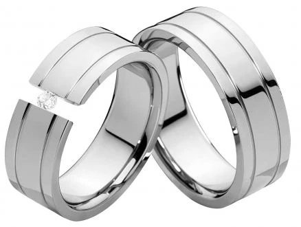 Edelstahlringe E226 mit Zirkonia und Gravur