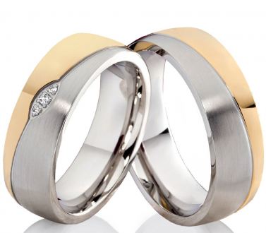 Eheringe Edelstahlringe mit 3 Zirkonia Gravur P300