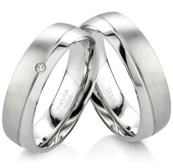 Edelstahlringe P324 mit Diamant und Innengravur