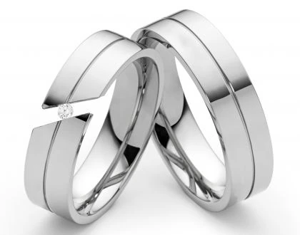 Edelstahlringe E014 mit Zirkonia und Gravur