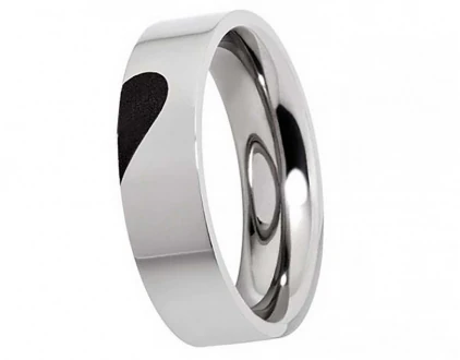 Mobile Preview: Herrenring mit Herz E124 ohne Stein mit Gravur