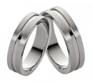 Titanringe T034 ohne Stein mit Gravur