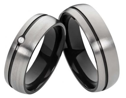 Titanringe T056 mit Zirkonia oder Diamant und Gravur