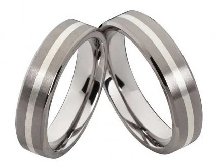 Trauringe aus Titanringe mit Silber T098 ohne Stein mit Gravur