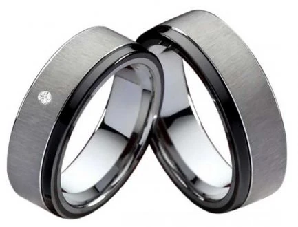 Wolframring W156 mit Zirkonia oder Diamant und Gravur