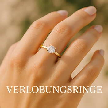 Verlobungsringe Schöne Hand mit Verlobungsring an der Hand